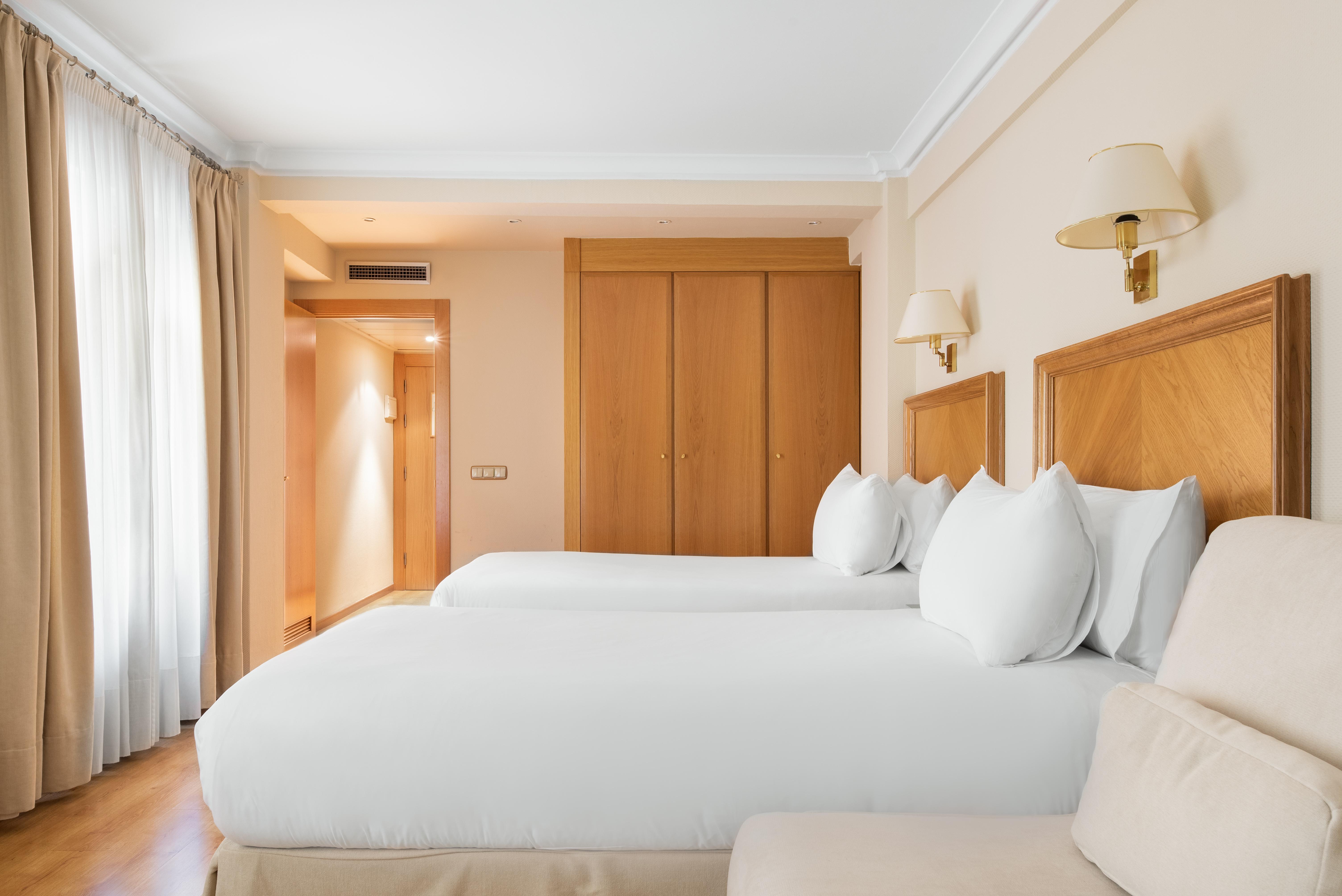 Crisol Almirante Bonifaz Hotel Burgos Bagian luar foto