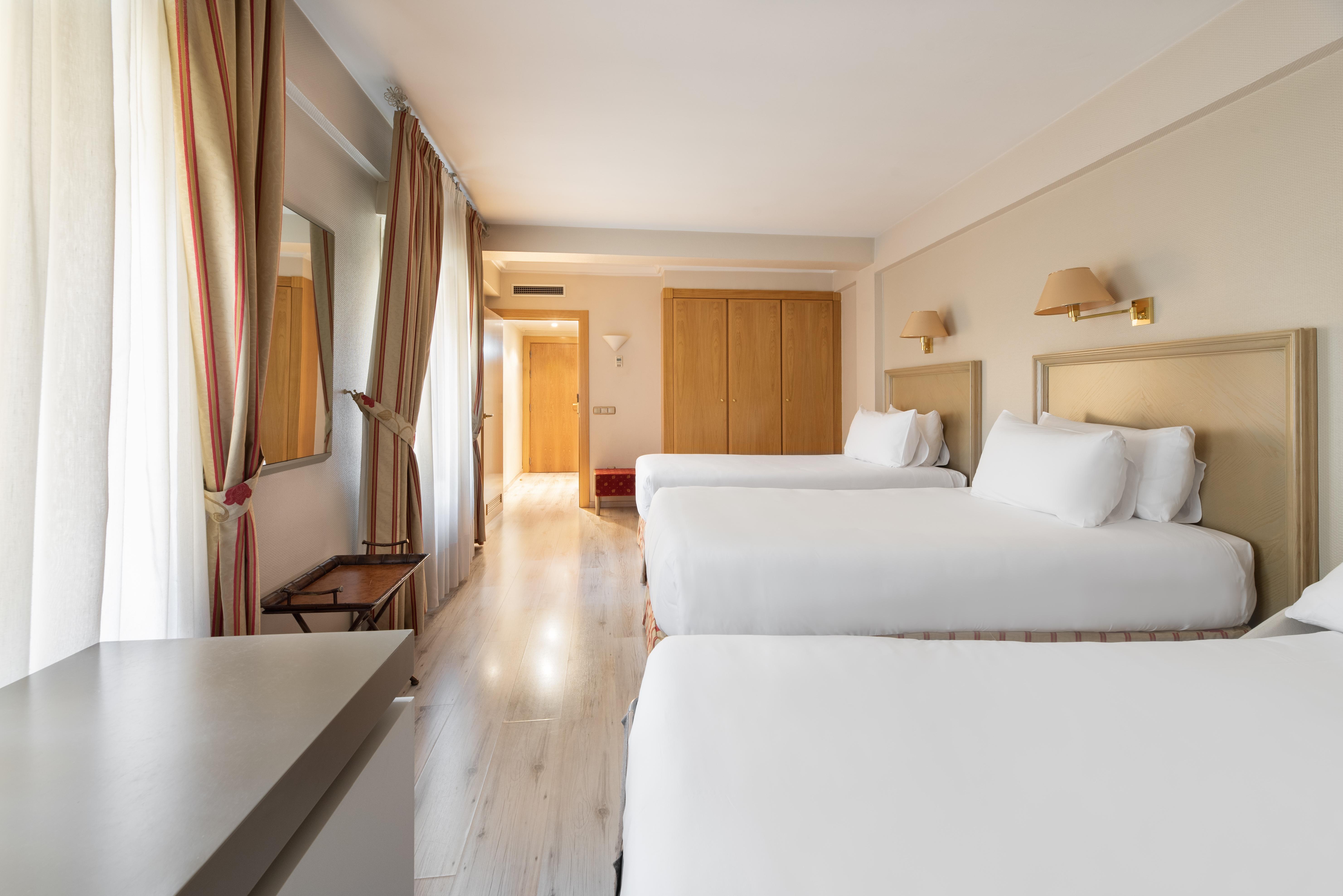 Crisol Almirante Bonifaz Hotel Burgos Bagian luar foto