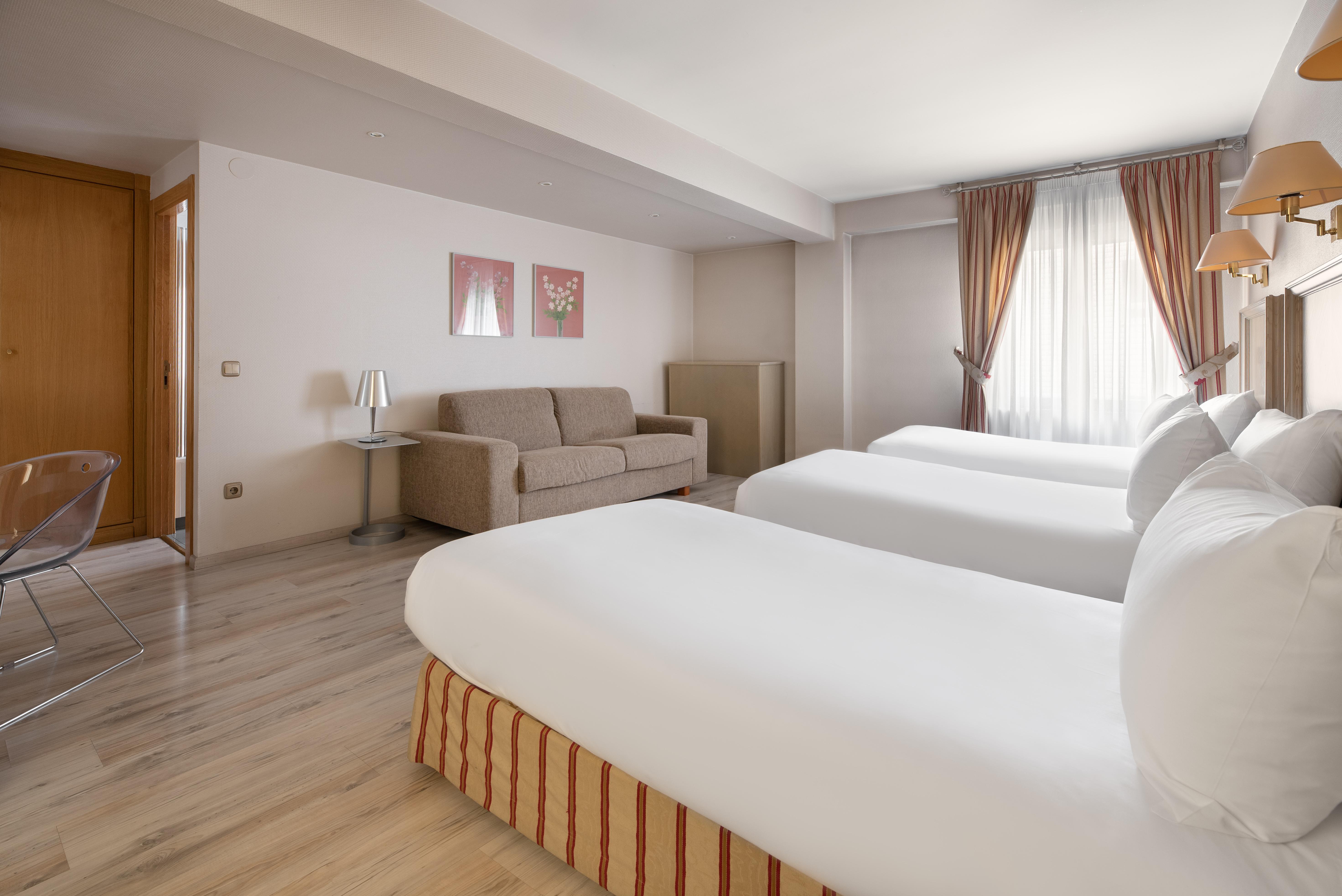Crisol Almirante Bonifaz Hotel Burgos Bagian luar foto