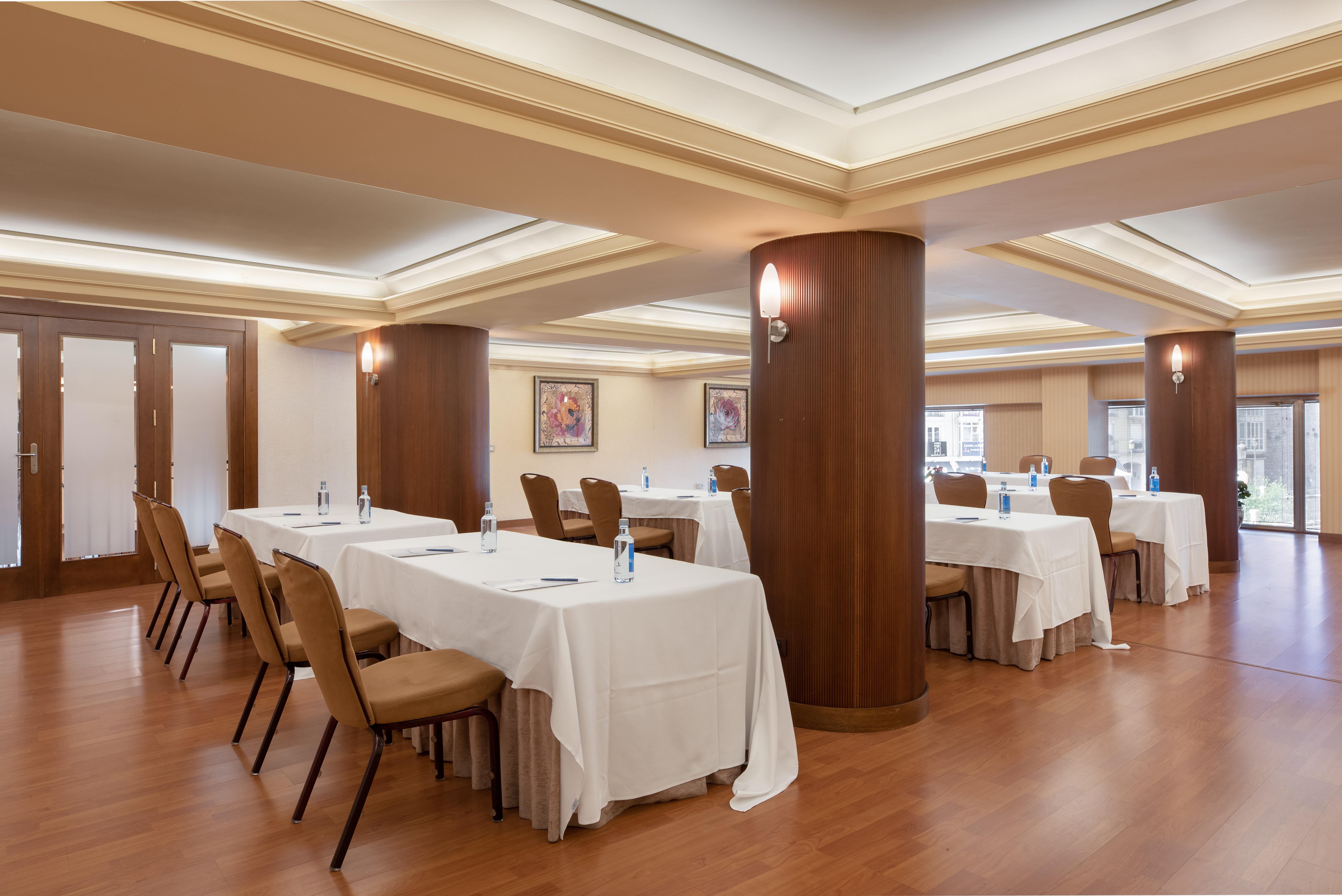 Crisol Almirante Bonifaz Hotel Burgos Bagian luar foto