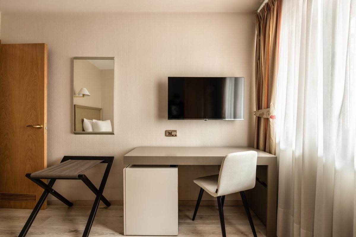 Crisol Almirante Bonifaz Hotel Burgos Bagian luar foto
