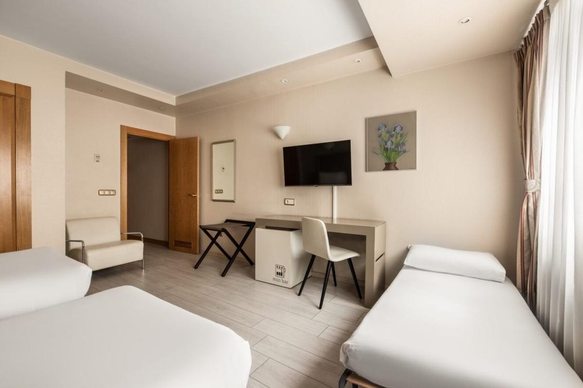 Crisol Almirante Bonifaz Hotel Burgos Bagian luar foto